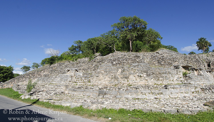 Pyramid of Kinich Kakmo, Izamal
