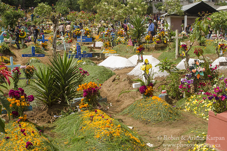 Sprucing up graves on November 1, Sumpongo, Guatemala